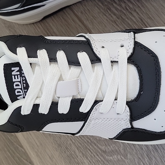 Madden MTINKER Men\'s Black & White Low-top Sneakers Size 11 NIB